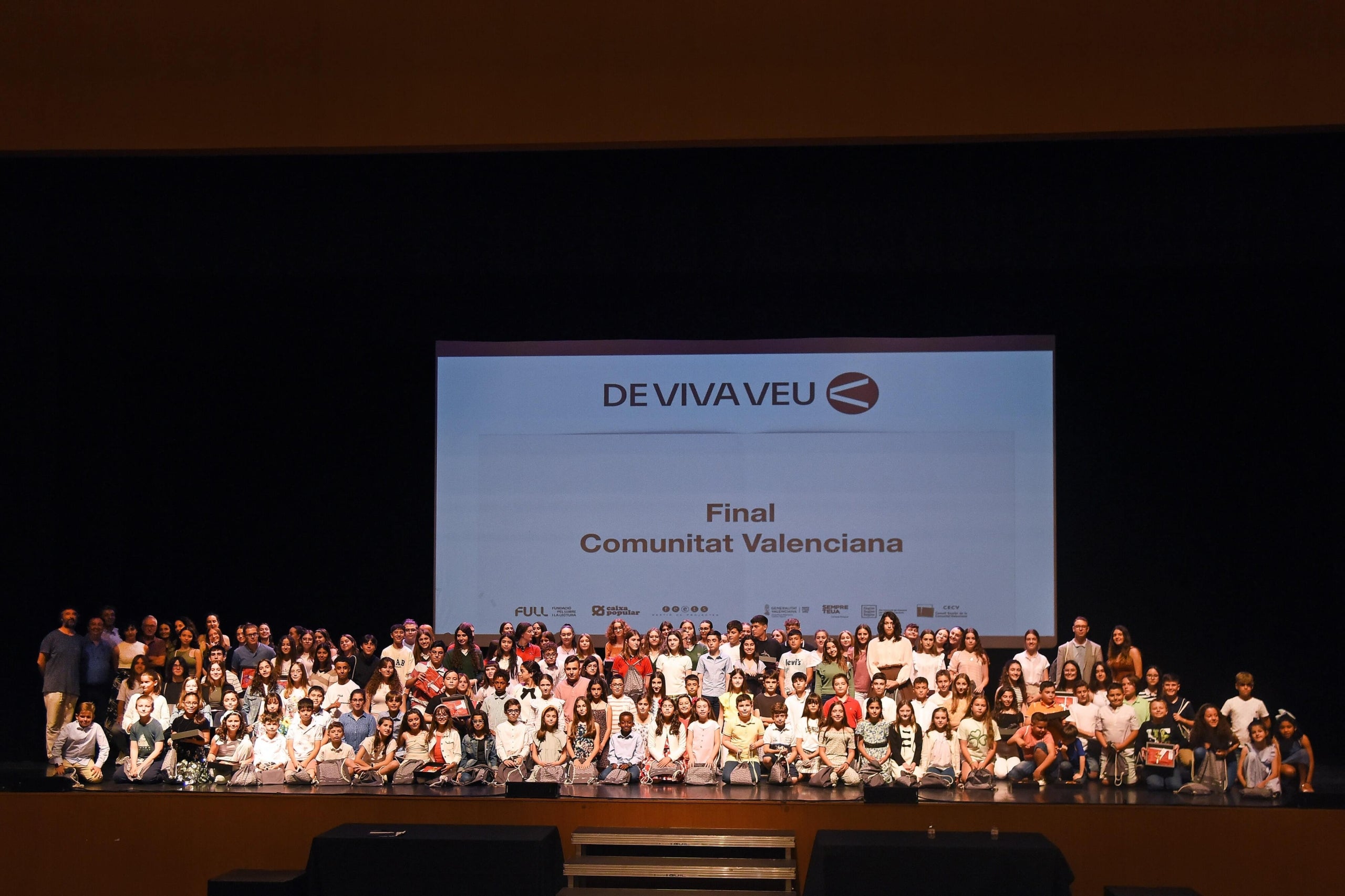 La final del 8è Certamen «De Viva Veu» dona vida als textos escrits