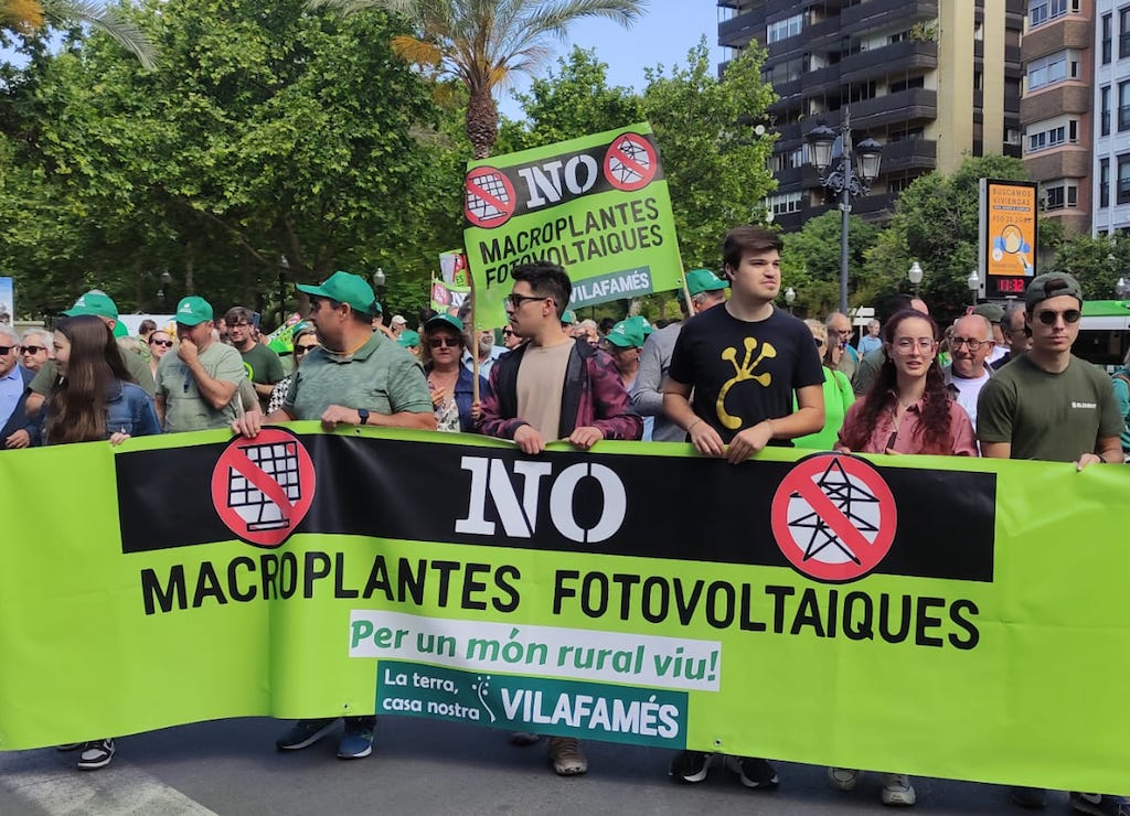 Manifestació contra les plantes fotovoltaiques a Castelló de la Plana, el 20 de maig | @terracasanostra