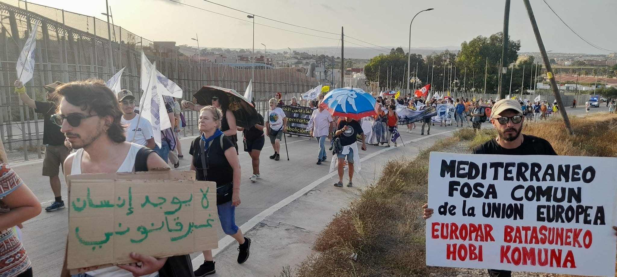 Concentracio davant la principal fàbrica de concertines d'Europa, la European Security Fencing, a Màlaga