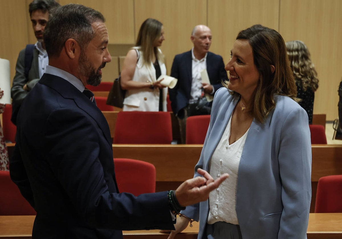 María José Catalá amb Juan Manuel Badenas, líder de Vox a l'ajuntament