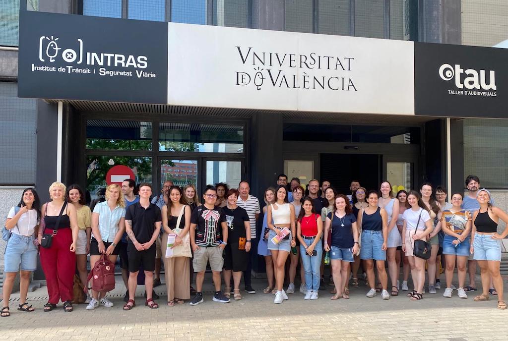 L’Estada Lingüística a València aplega estudiants de valencià de vint universitats de tot el món