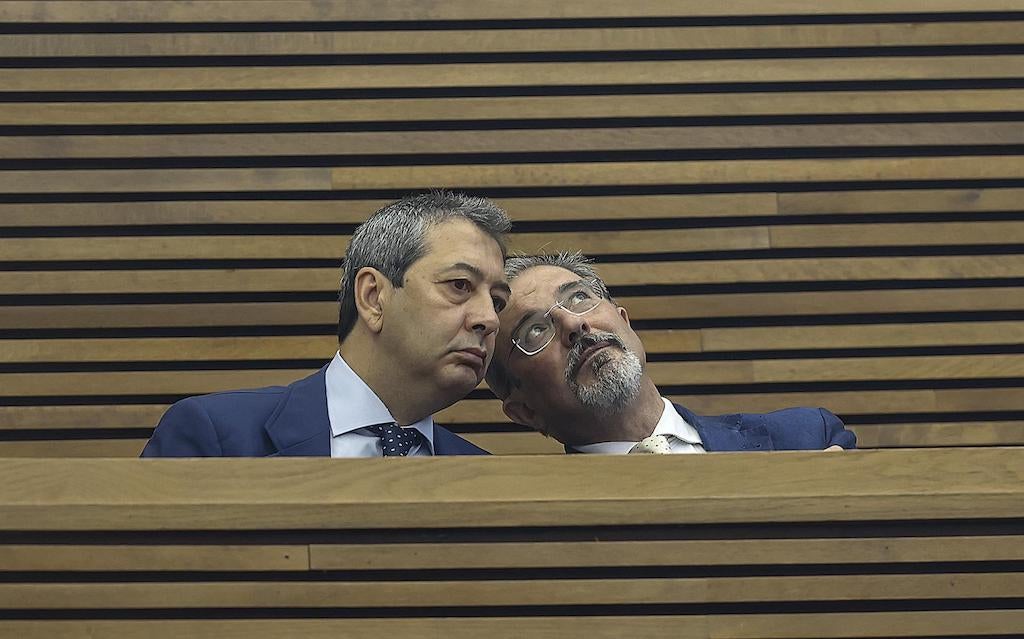 El futur vicepresident de la Generalitat Valenciana i responsable de Cultura, Vicente Barrera i el número 1 de Vox al Congrés per València, Carlos Flores | Rober Solsona | EP