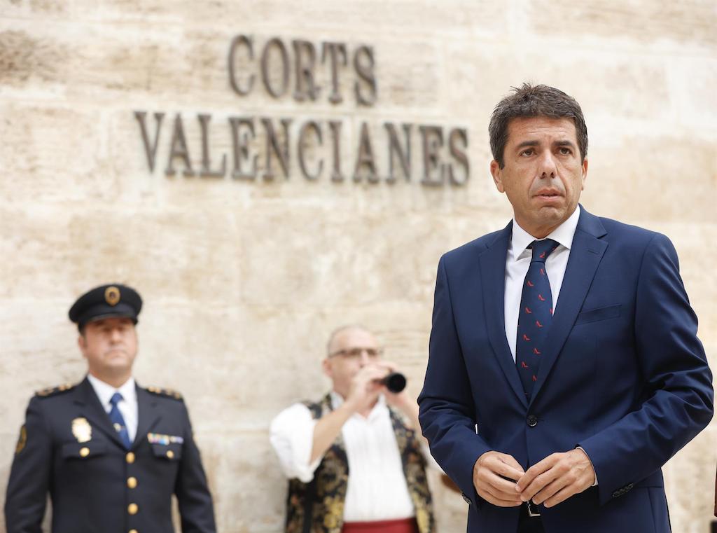 Mazón pren possessió com a president de la Generalitat Valenciana