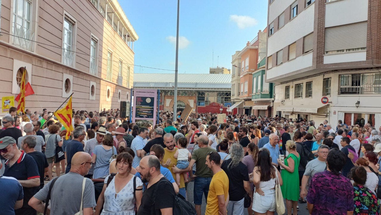 Concentració a Borriana en defensa del valencià