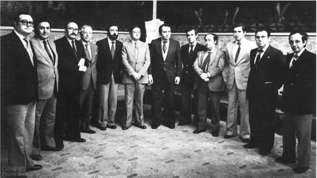 El Consell del País Valencià en la primera sessió al Palau de la Generalitat Valenciana, l'11 d'abril del 1978. Al centre, el president, Josep Lluís Albinyana