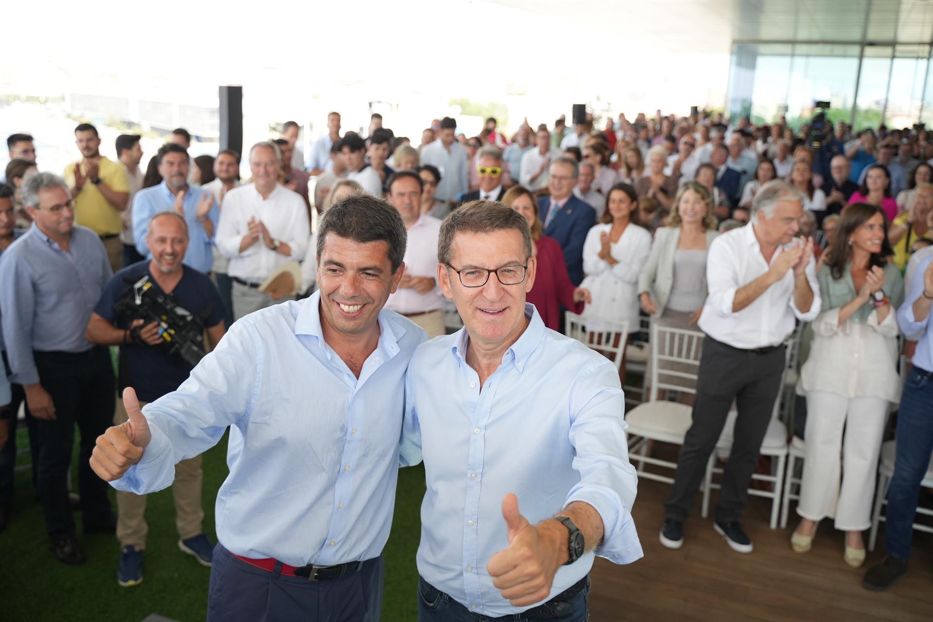 El president valencià, Carlos Mazón, amb el líder estatal del PP, Alberto Núñez Feijóo