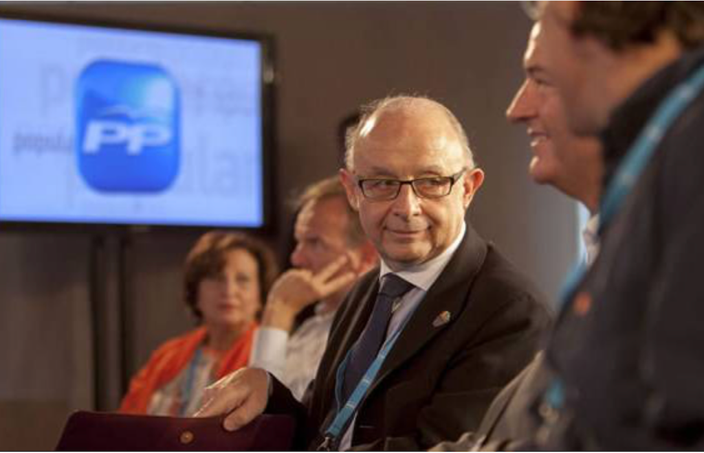 Fa 10 anys, a DLV: «Al servei de sa majestat»