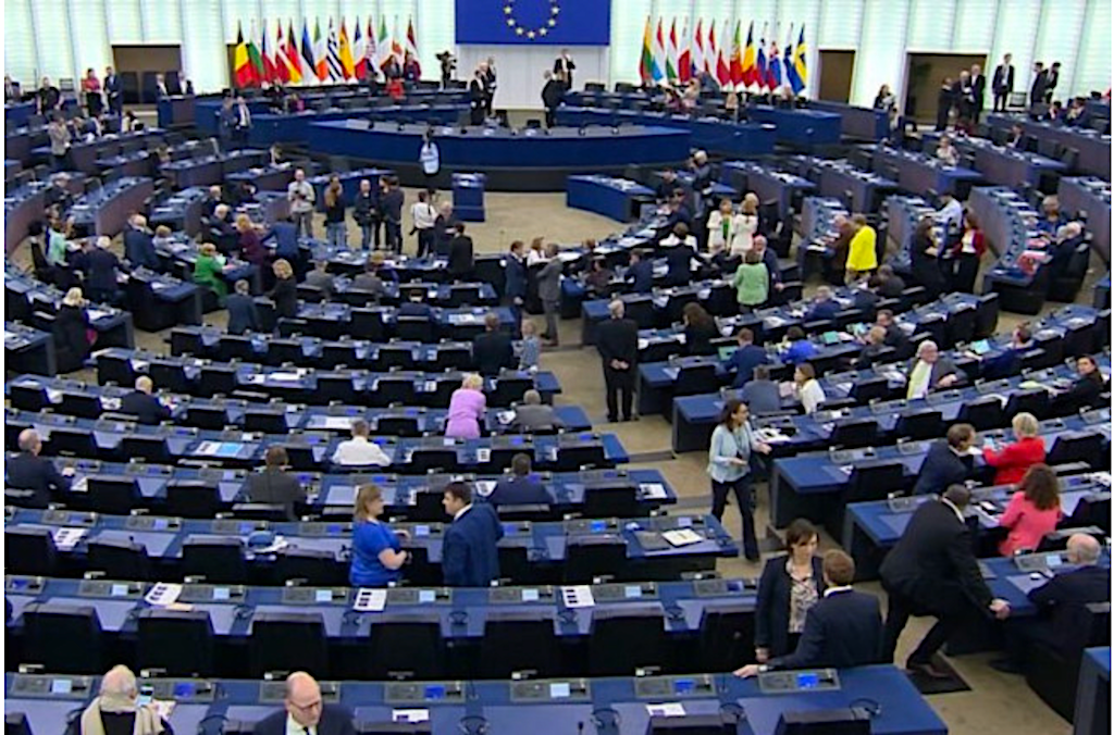 Les entitats en favor del català fan responsable el govern espanyol de la decisió sobre l’oficialitat a la UE