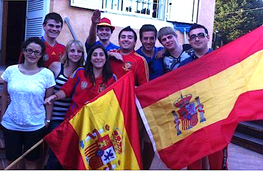 Fa 10 anys, a DLV: «Un sotssecretari de NNGG de Castelló de la Plana, fotografiat amb la salutació feixista»