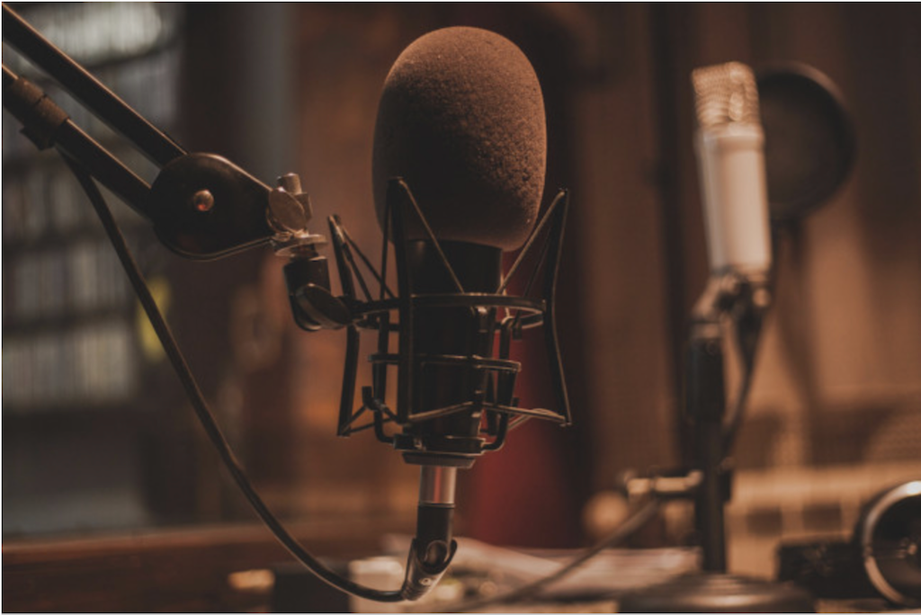«Dilluns de tertúlia» de Ràdio Klara compta amb la participació de Moisès Vizcaino, editor de DLV