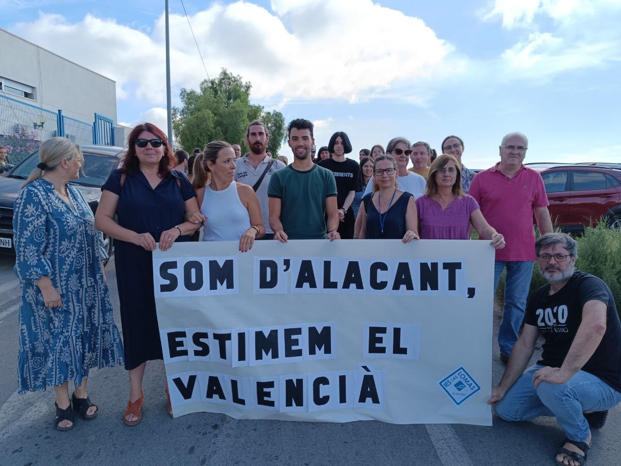 Docents d’Alacant protesten per la declaració institucional de Vox contra la llengua