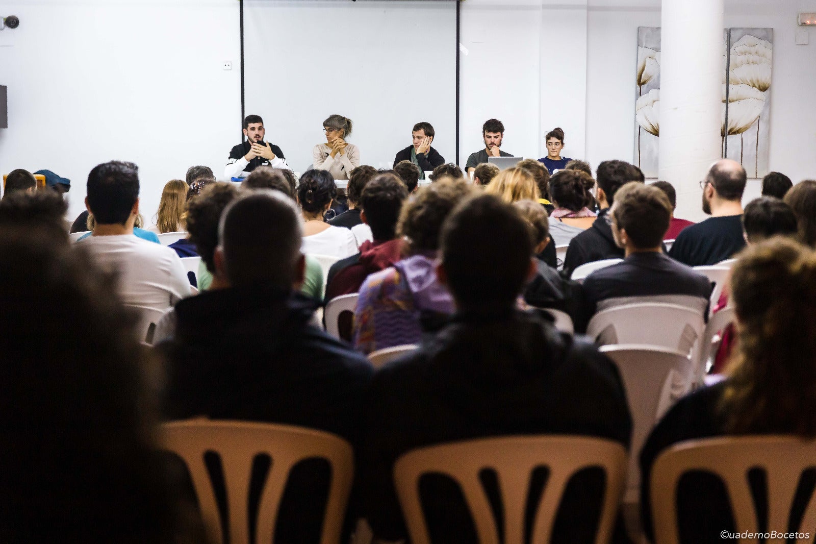 Taula redona sobre estructures populars a l'escola d'estiu de la Universitat Popular La Fènix