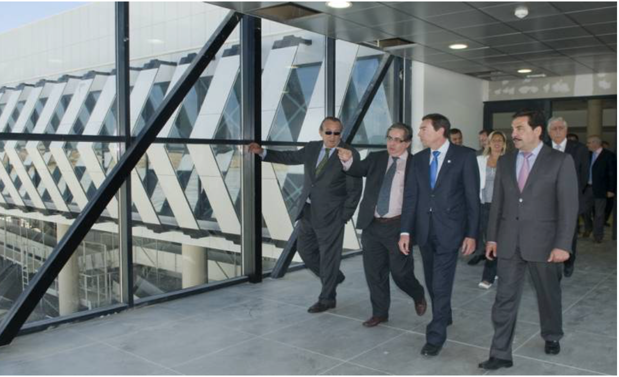 Carlos Fabra i Francisco Martínez visiten l'Aeroport de Castelló