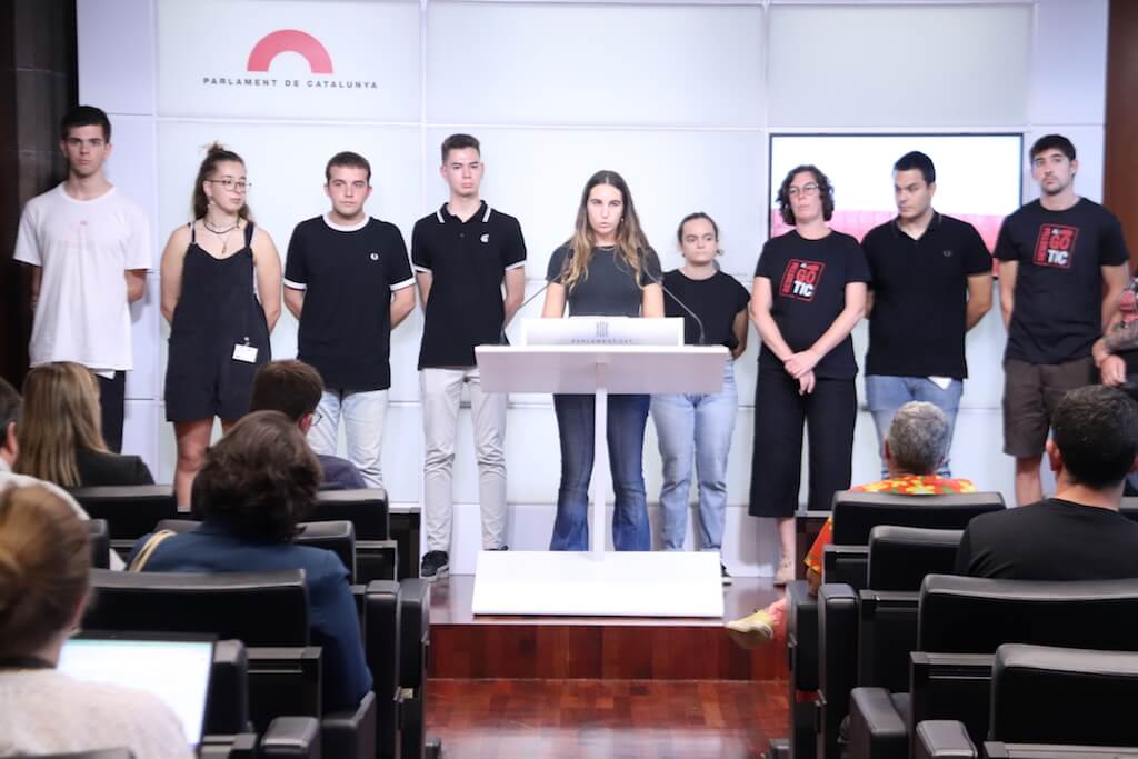 Representants dels col·lectius afectats per les infiltracions de policies en roda de premsa al Parlament de Catalunya| Marta Sierra | ACN