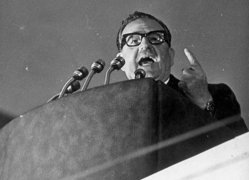 Salvador Allende durant un discurs. Biblioteca del Congreso Nacional | Wikimedia Commons, CC BY-SA