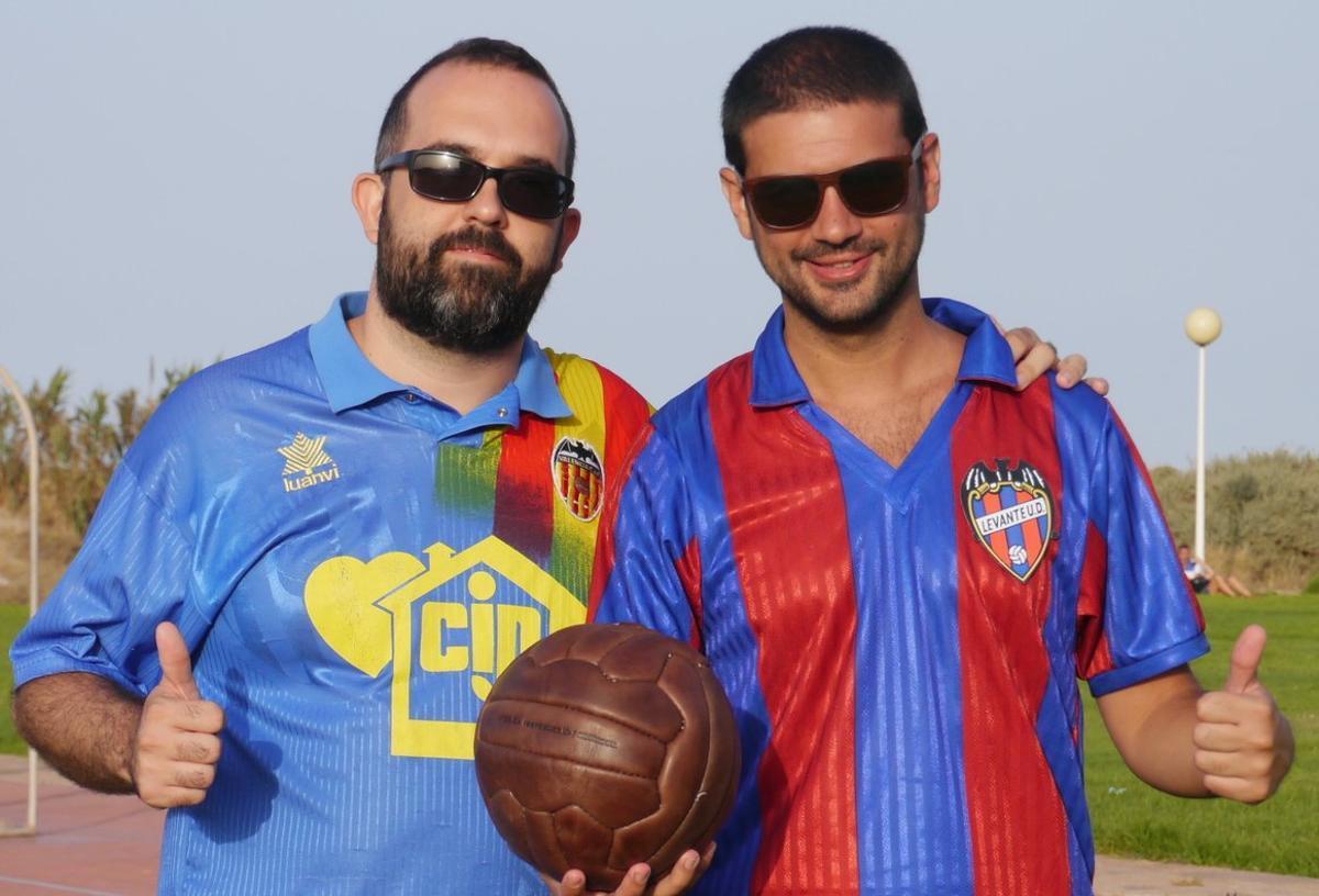 Carlos Roberto i Miquel Sanchis, creadors de la pàgina «Odio El Fútbol Moderno»