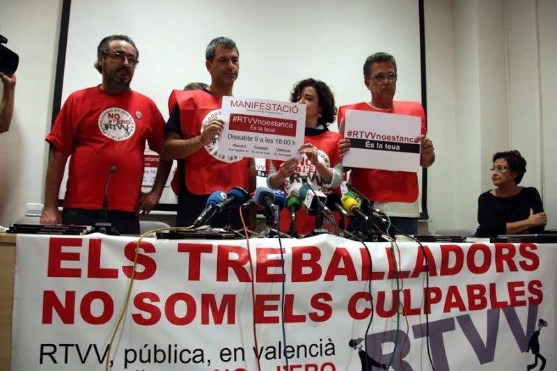 Els treballadors de RTVV protesten contra el tancament