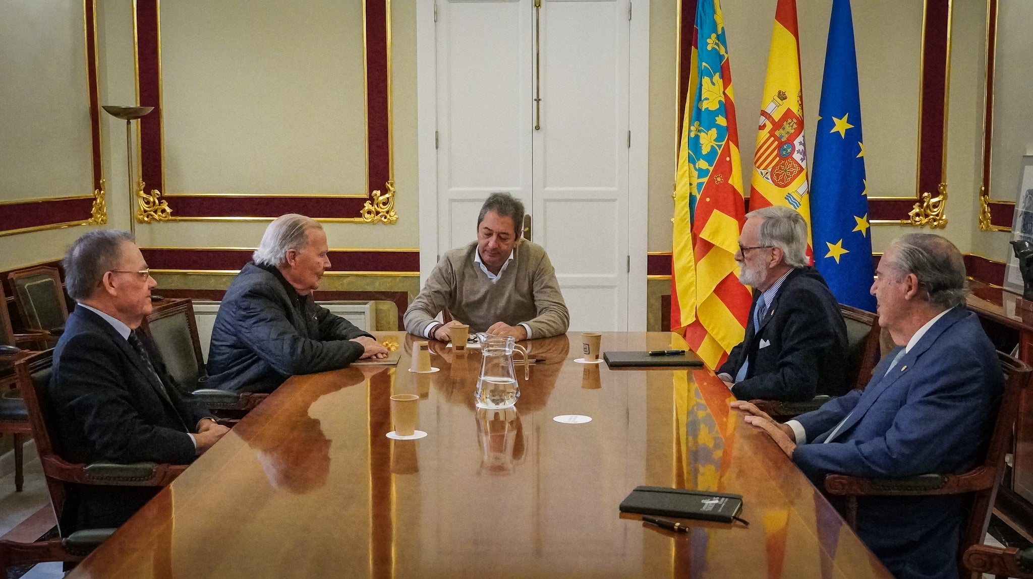 L'exvicepresident de la Generalitat, Vicente Barrera, reunit amb la RACV