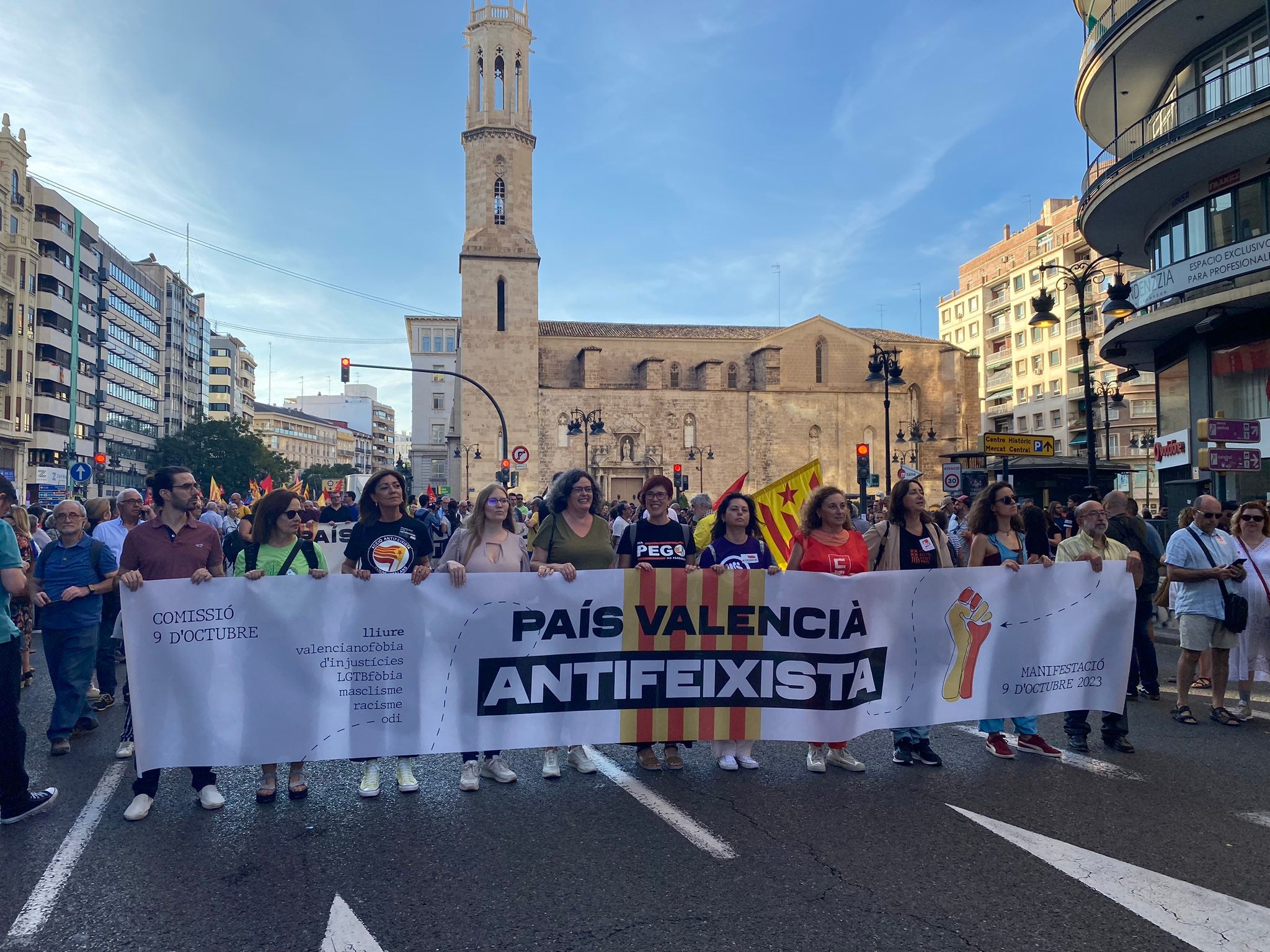 Pancarta de la Comissió 9 d'Octubre, integrada també per Acció Cultural, en l'última Diada valenciana