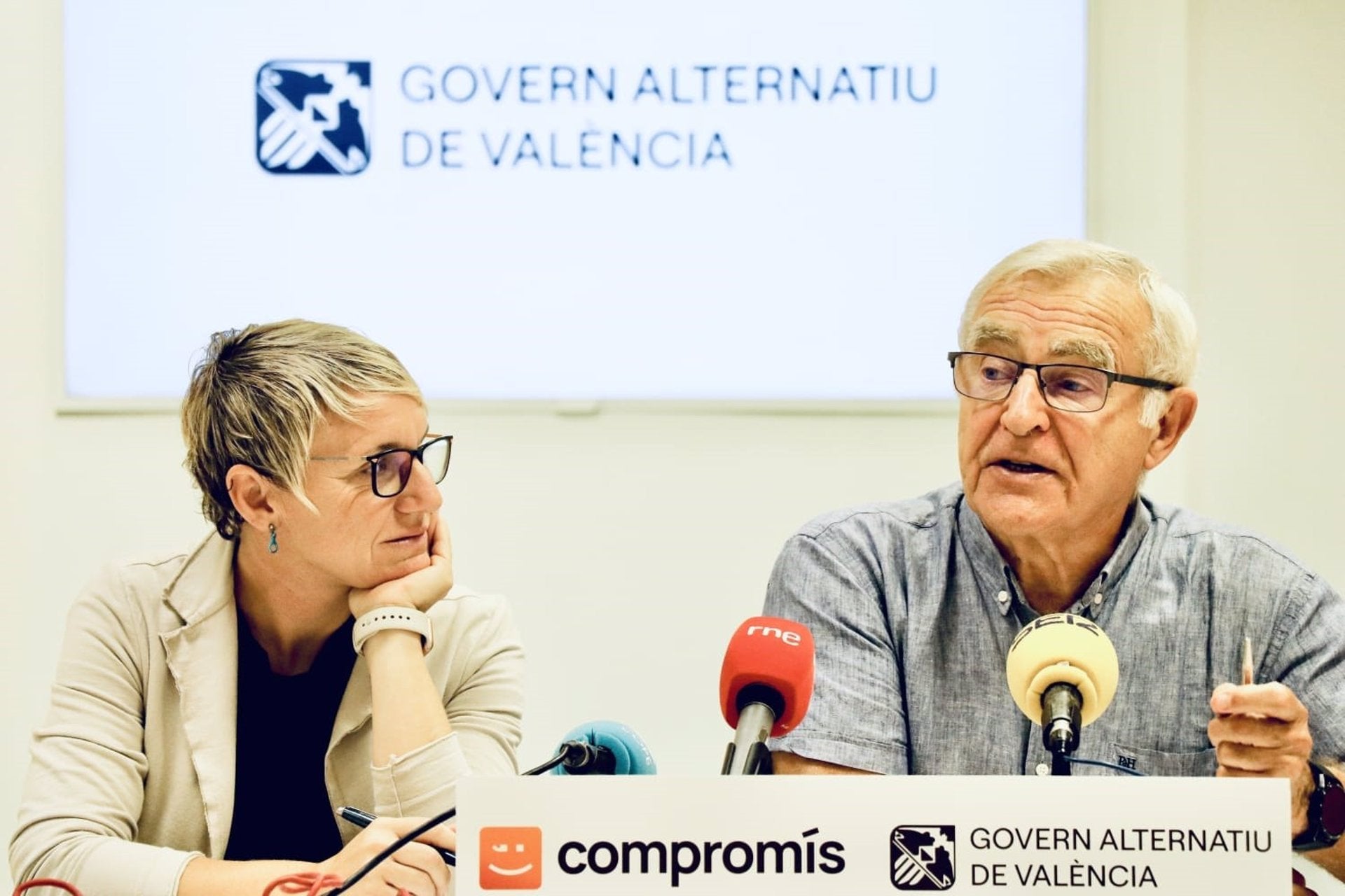 La portaveu adjunta de Compromís a l'Ajuntament de València, Papi Robles, i el portaveu de la coalició, Joan Ribó