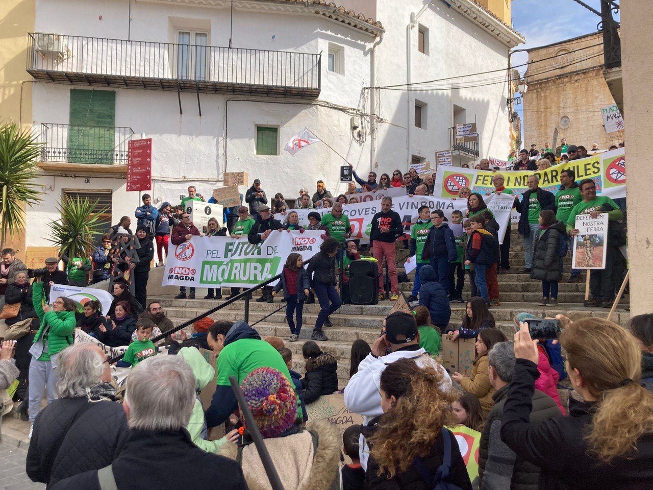 Concentració de protesta a les Coves de Vinromà