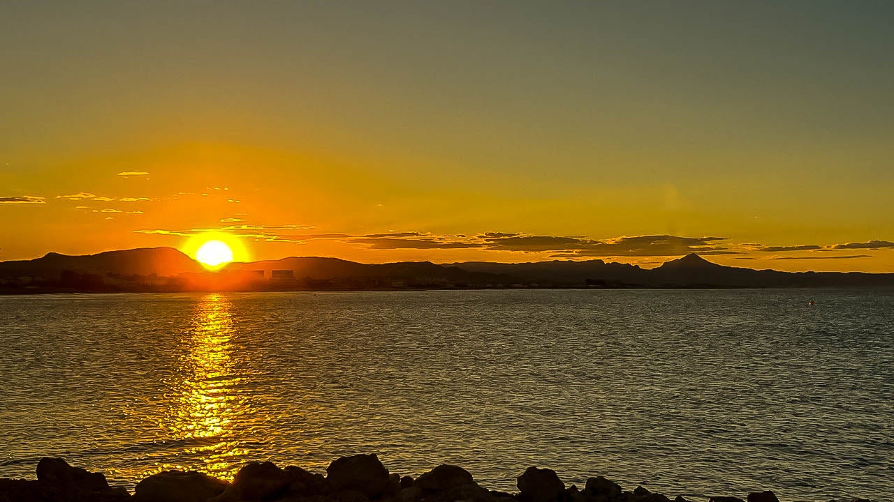 Vistes de la platja de Dénia - Moisès Vizcainio