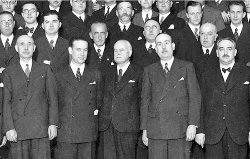 Vicent Cantos Figuerola, al centre de la primera fila | Col·legi de Registradors de la Propietat