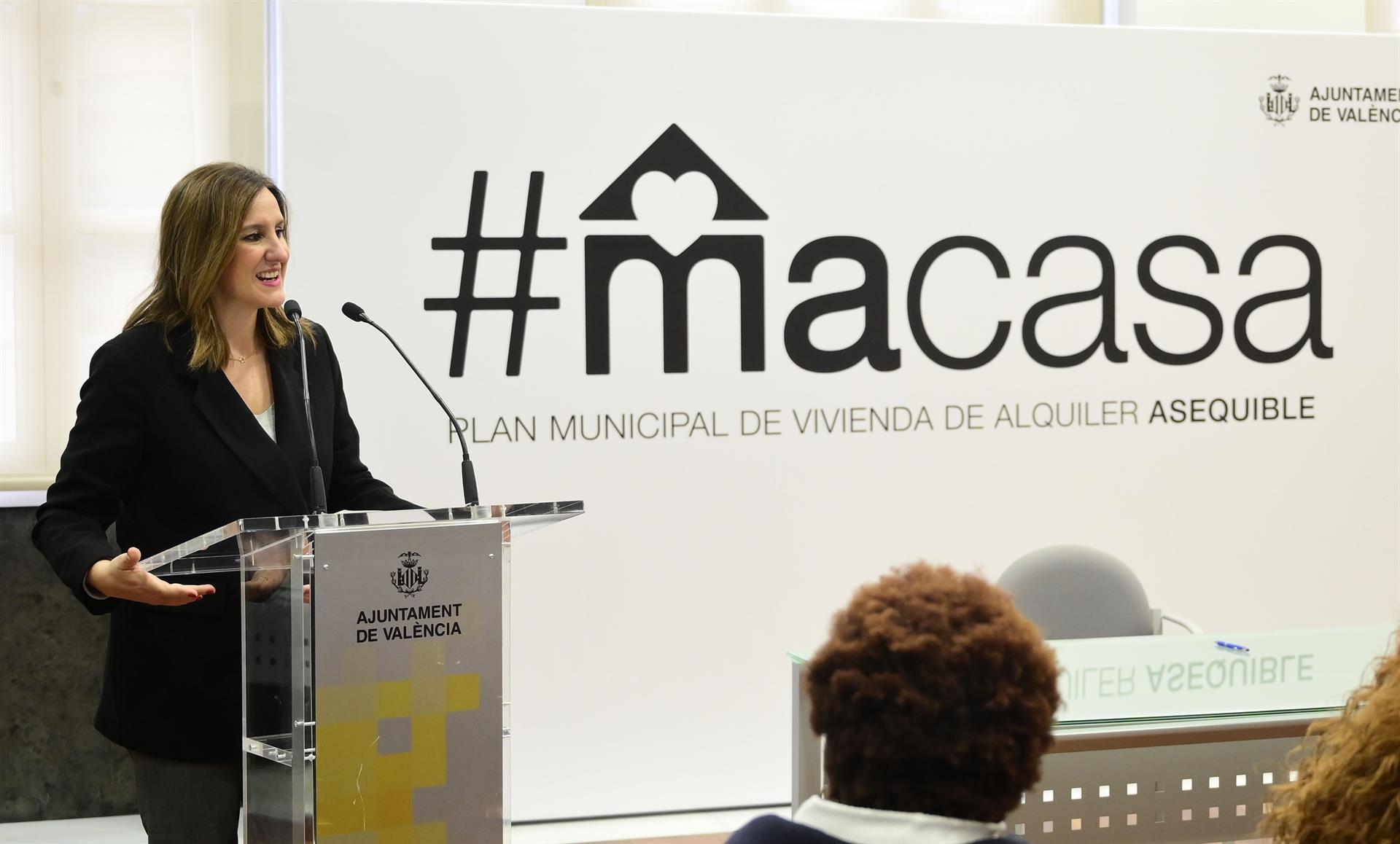 L'alcadessa de València, María José Català, en l'acte d'assignació d'habitatges socials | EP