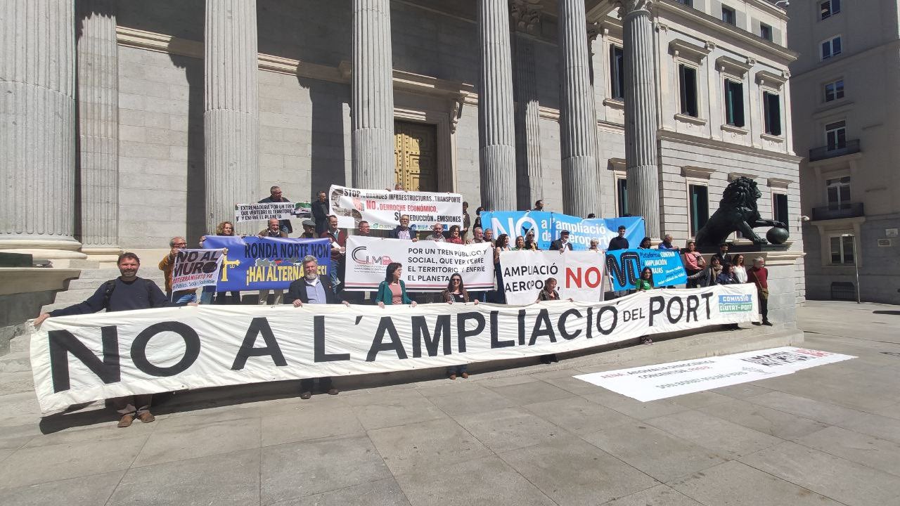 Concentració de la Comissió Ciutat-Port davant el Congrés dels Diputats