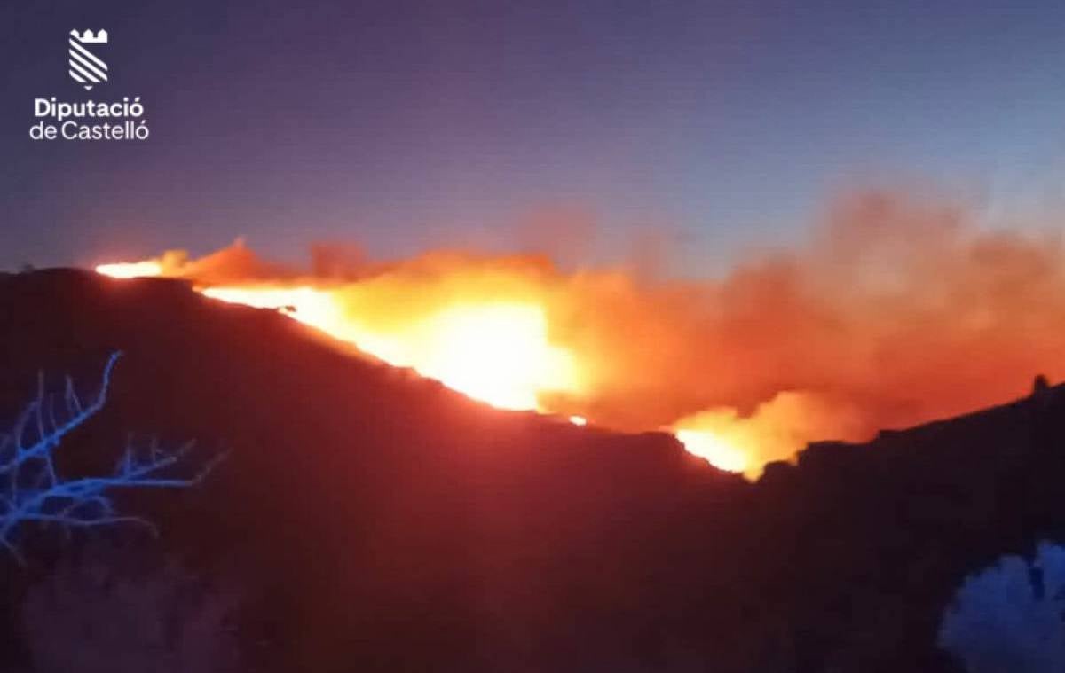 Incendi forestal declarat a Culla (el Maestrat)