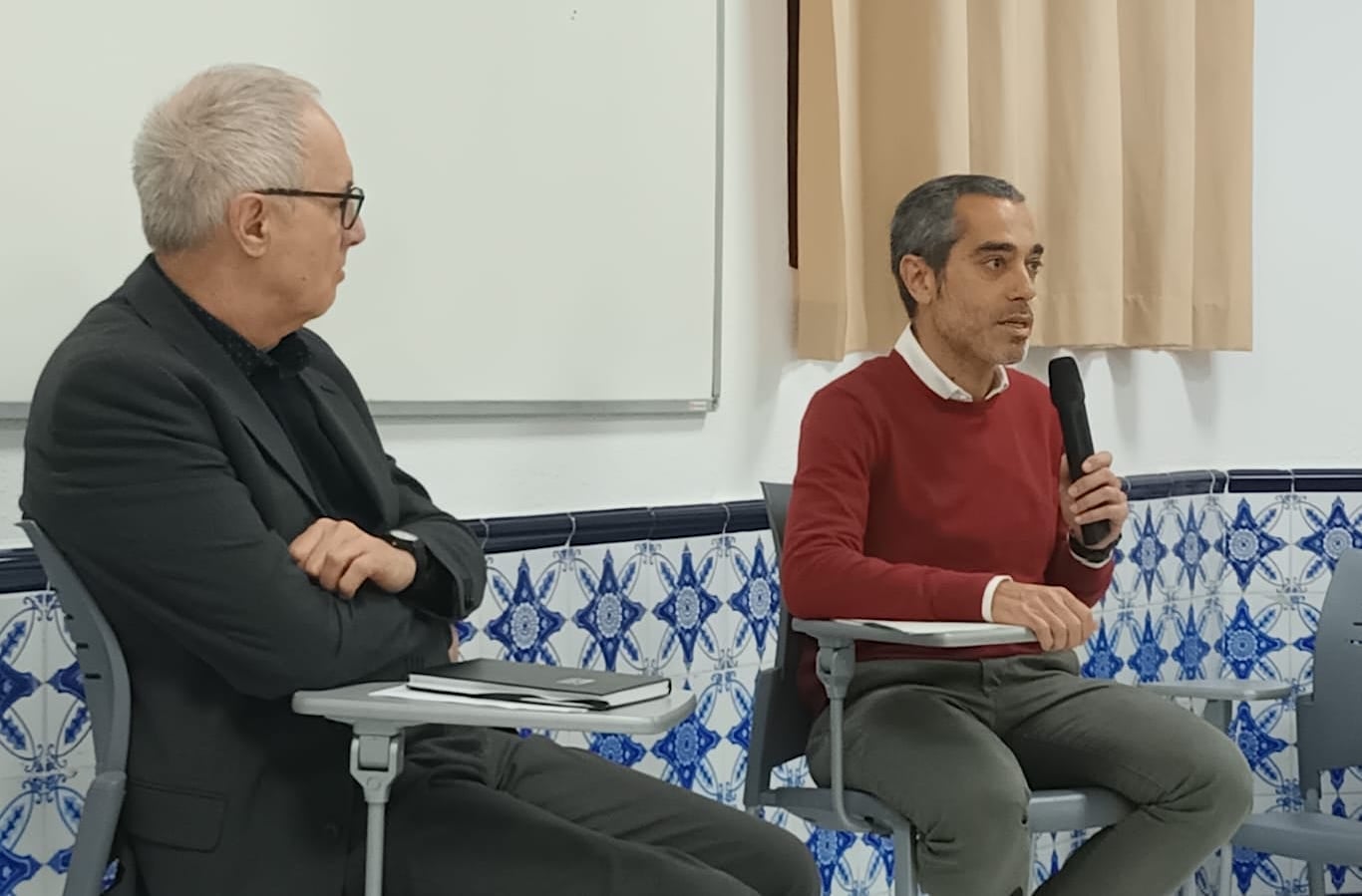 El sociòleg Albert Mora durant la conversa organitzada pel Fòrum Cristianisme