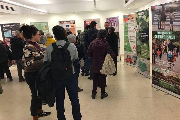 Presentació de l'exposició «Contaminació de l’aire i salut», a càrrec de La Carrasca-Ecologistes en Acció