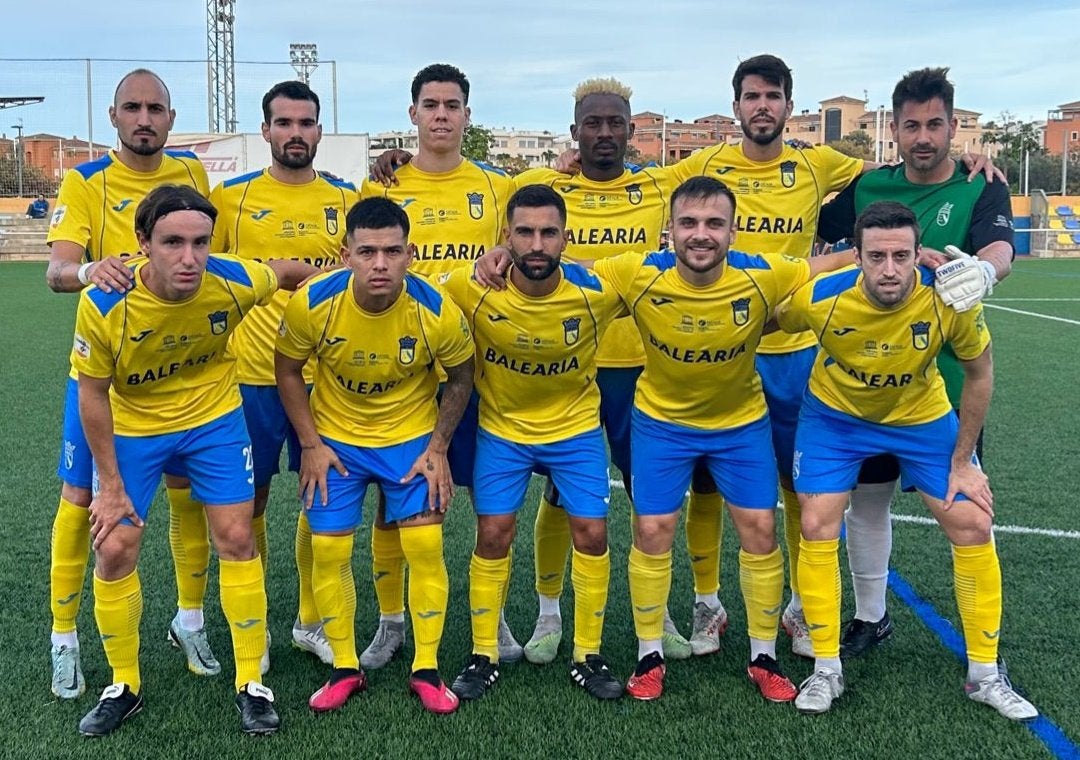 Onze inicial del CD Dénia en un partit contra l'Olleria CF