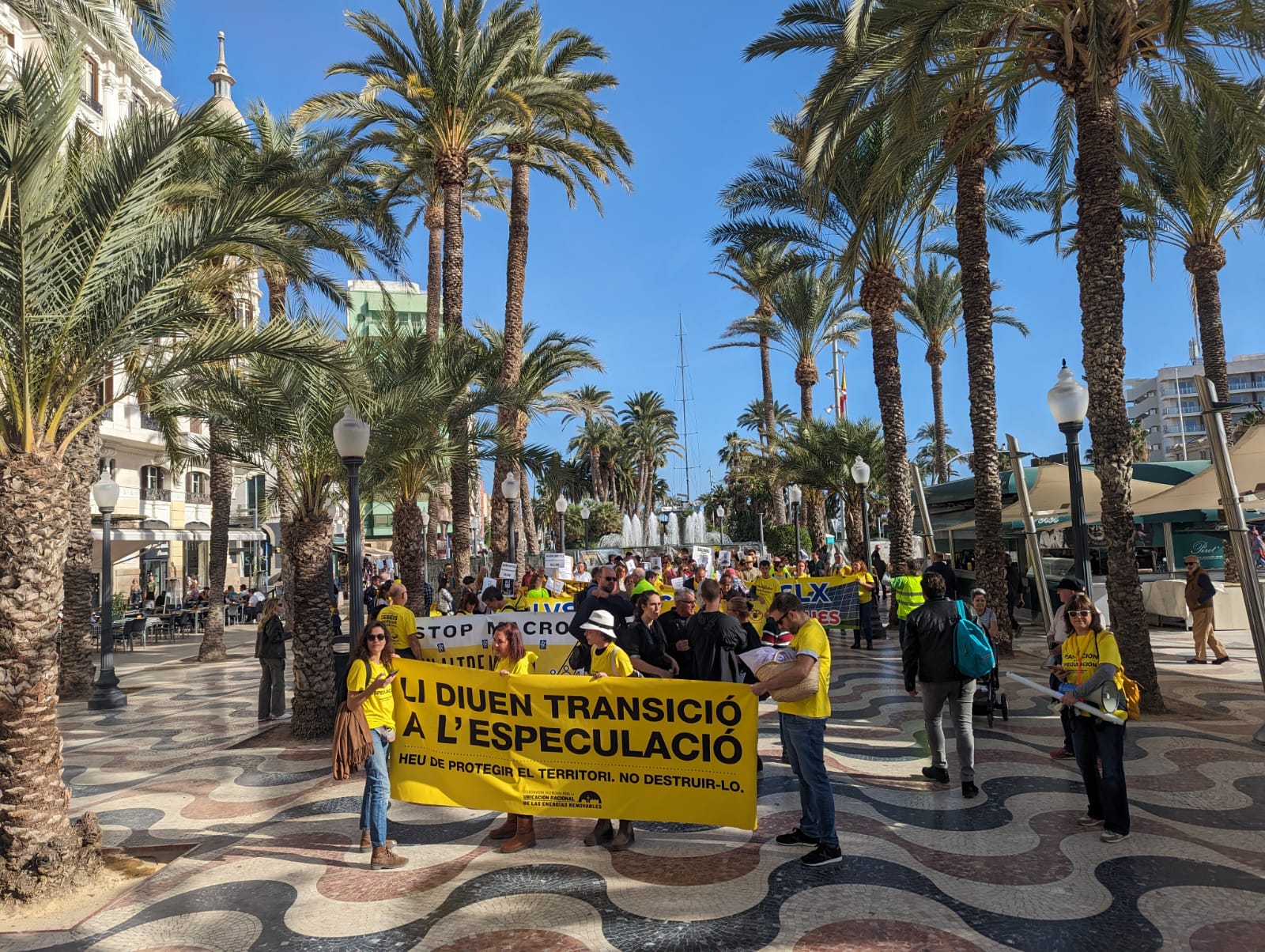 Manifestació contra l'organització de la implantació de les renovables celebrada recentment a Alacant