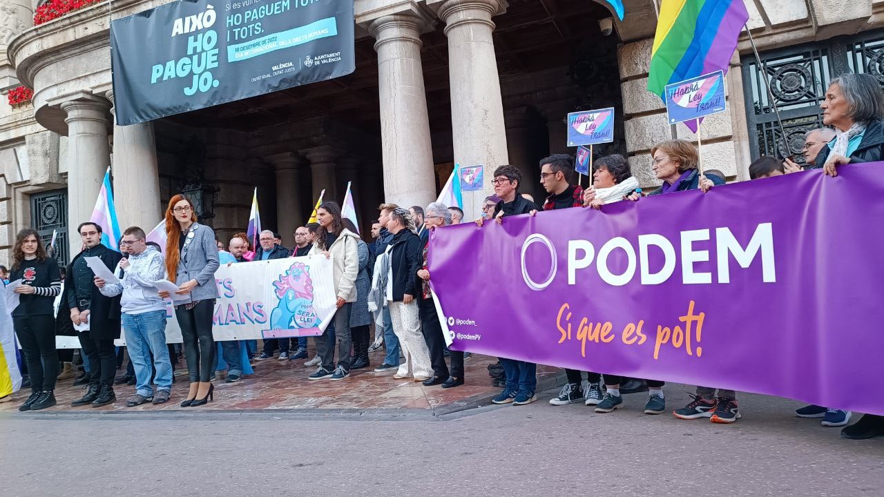 Pancarta de Podem en una manifestació a València