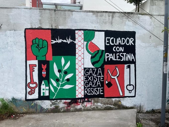 Mural censurat a València replicat a Quito