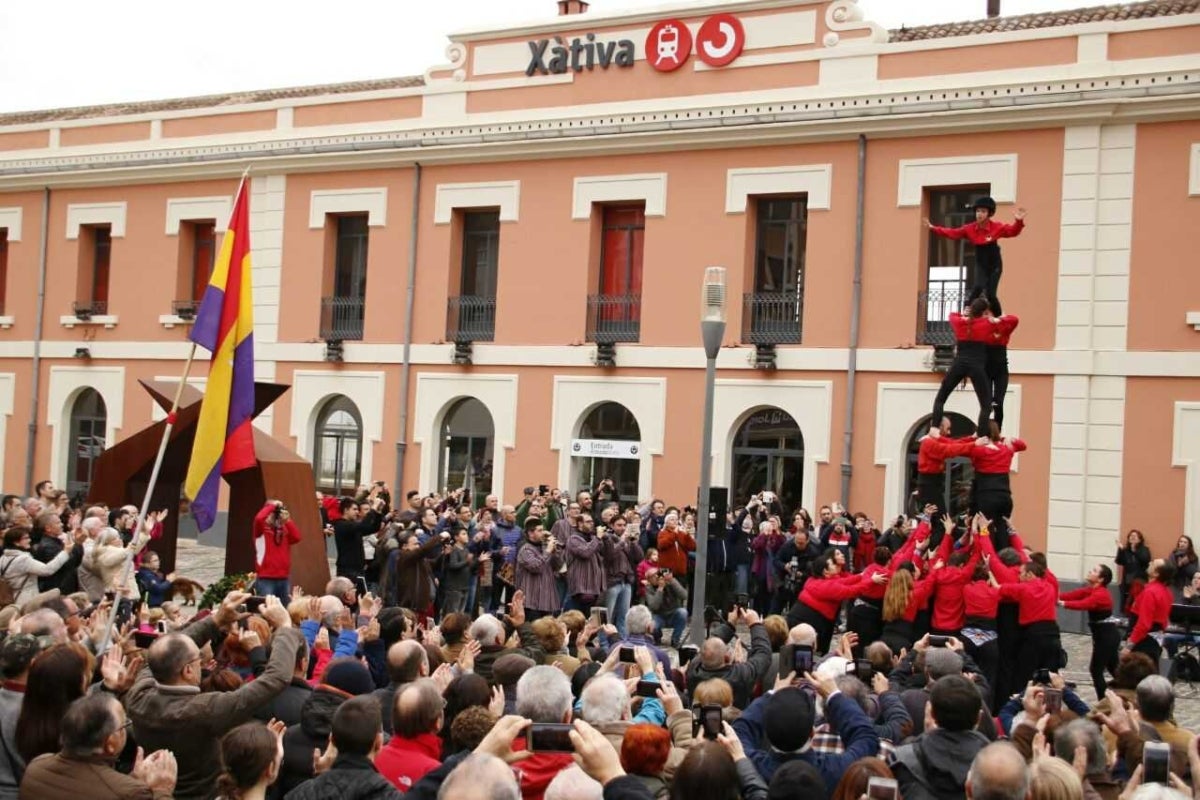 Homenatge a les víctimes del bombardeig feixista de l'estació de Xàtiva el 1939 | DLV