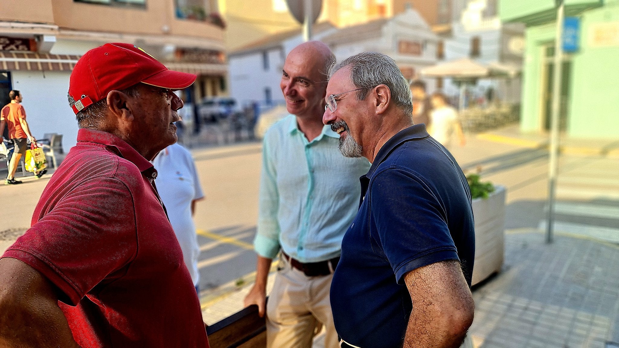 Pepe Gosálbez, a l'esquerra del diputat Carlos Flores Juberías