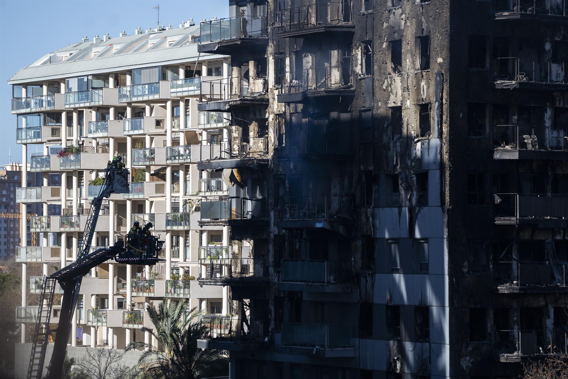 Edifici incendiat a Campanar (València) / Europa Press