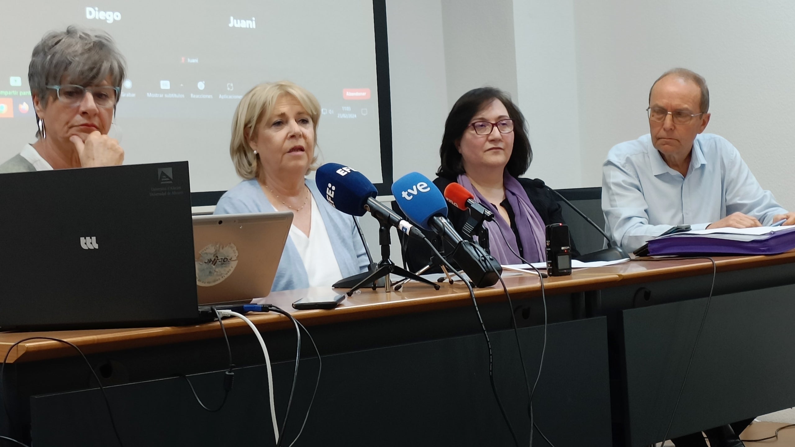 María José Picó amb membres d'Aequa