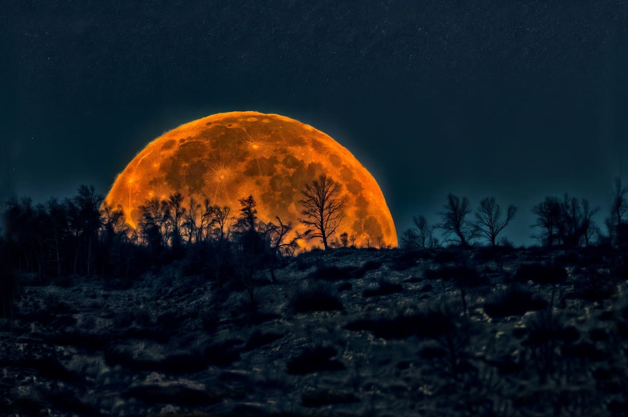 La Lluna | Joanjo Puertos