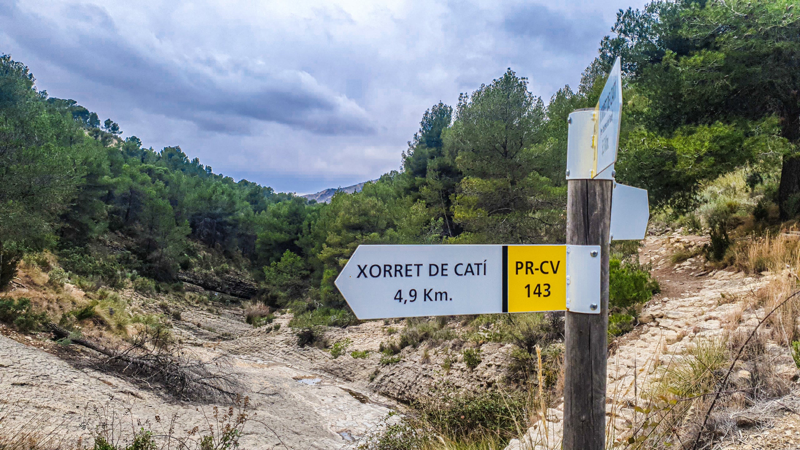 La ruta circular de la Cresta del Frare fins al Xorret de Catí és un d'eixos tresors del País Valencià