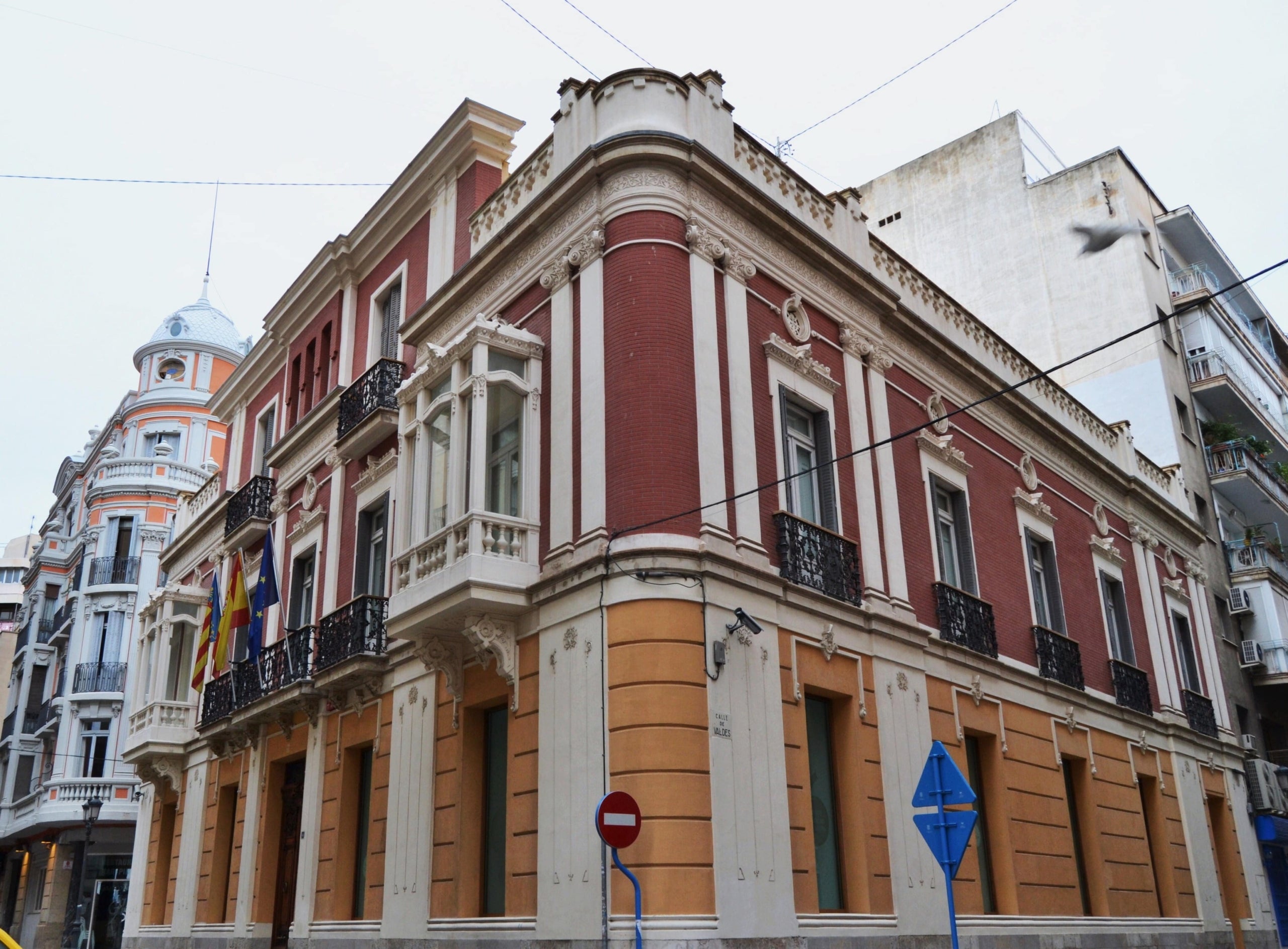 Seu de l'Institut Alacantí de Cultura Juan Gil-Albert, on s'ha produït la polèmica
