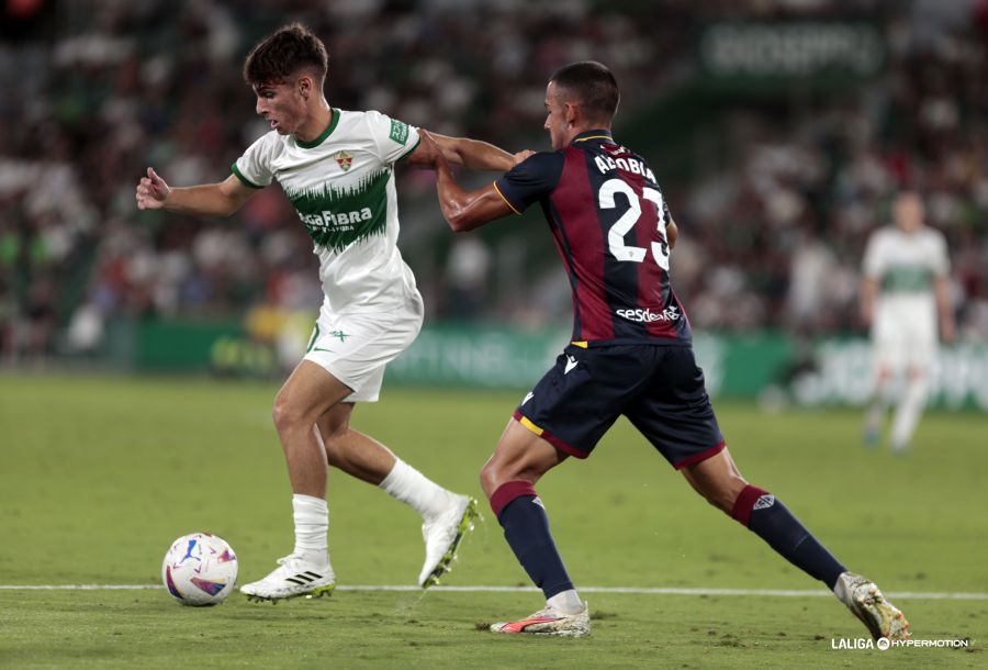 Cristian Salvador i Algobia en el partit d'anada on empataren a 0 | LaLiga