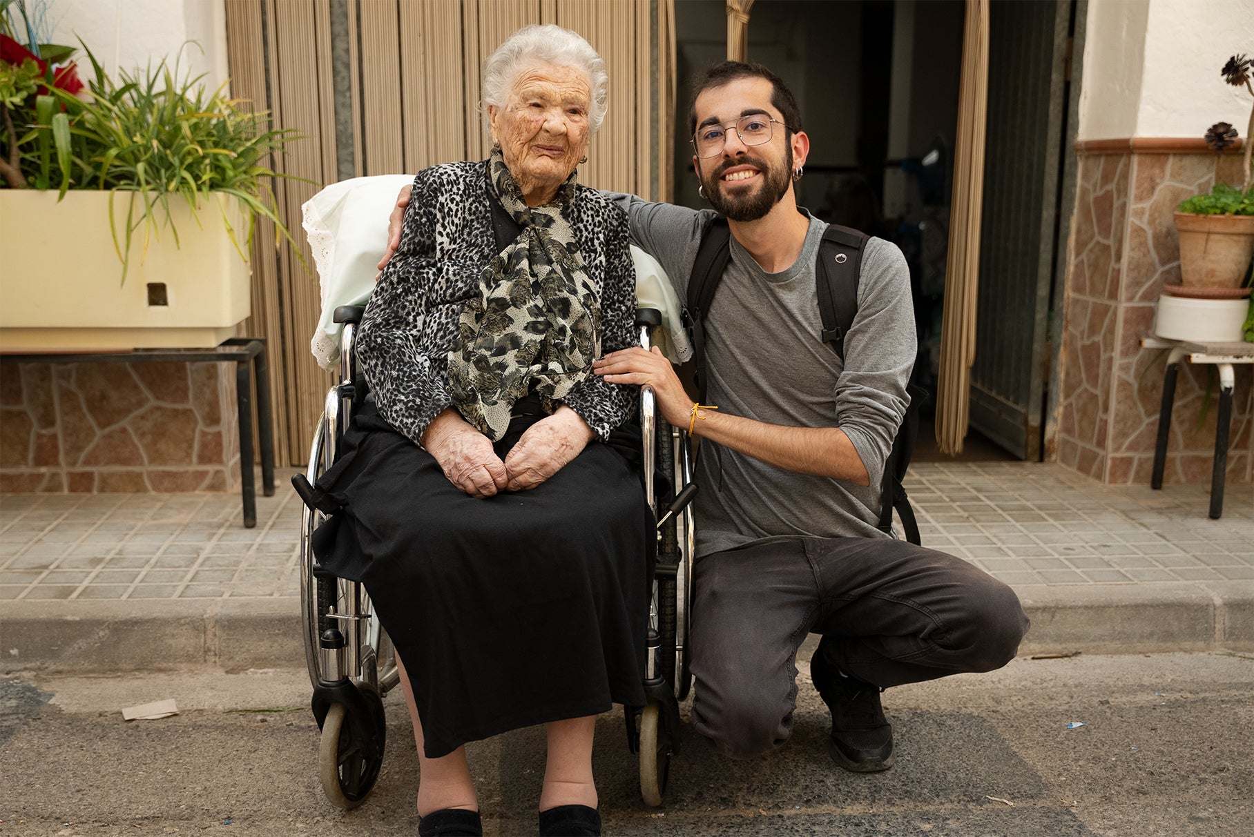 El film compta compta amb el testimoni de Consuelo Gimeno, de 108 anys