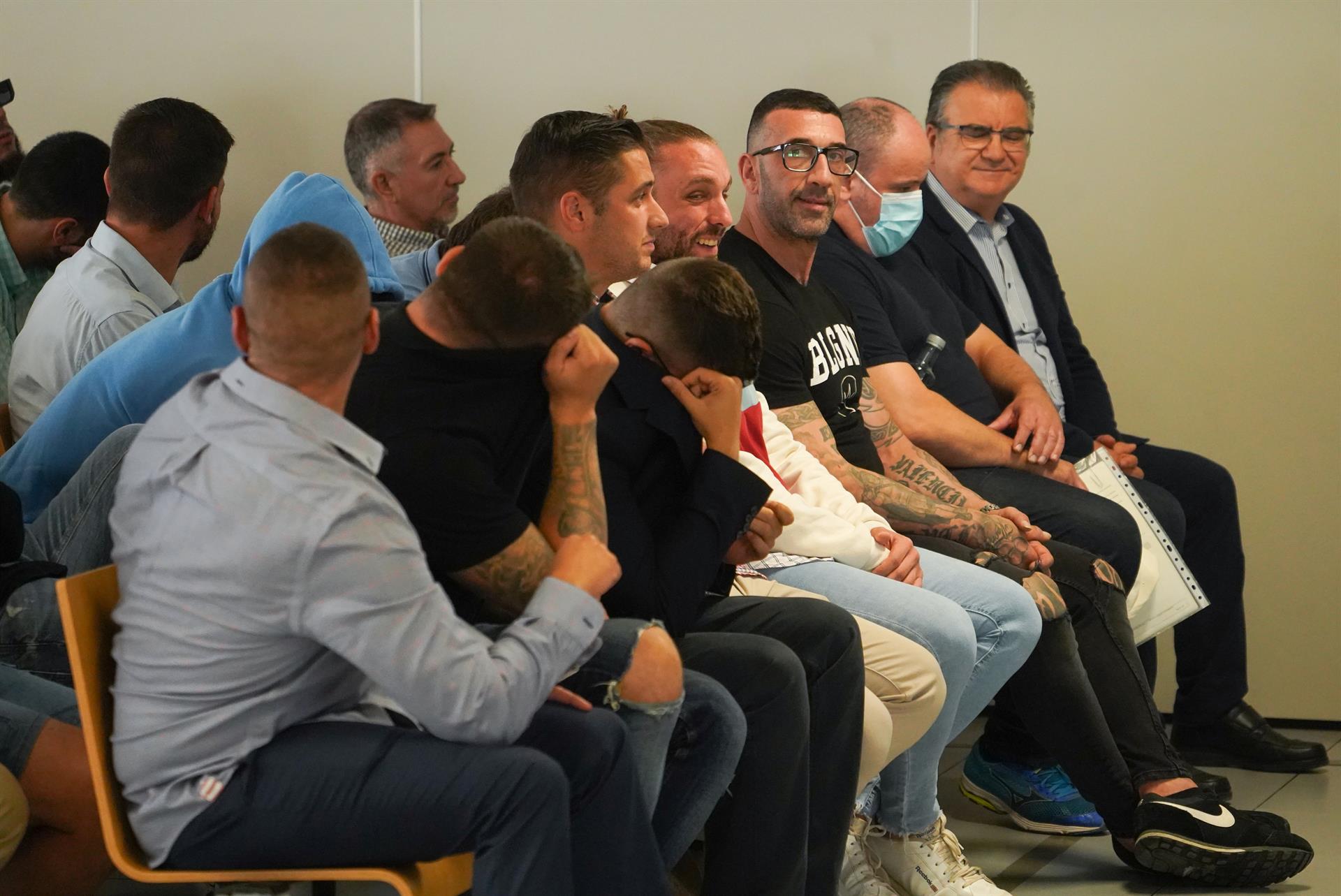 Els autors de les agressions del 9 d'Octubre del 2017, davant el jutge / Europa Press