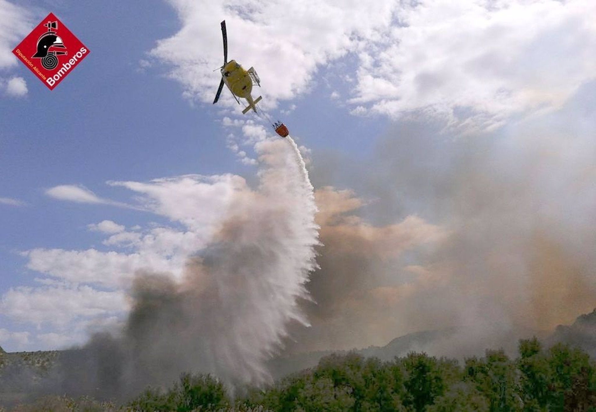 02/04/2021 Imagen de las labores para controlar el incendio declarado en Aspe.
COMUNIDAD VALENCIANA ESPAÑA EUROPA ALICANTE SOCIEDAD
CONSORCIO PROVINCIAL DE BOMBEROS DE ALICANTE