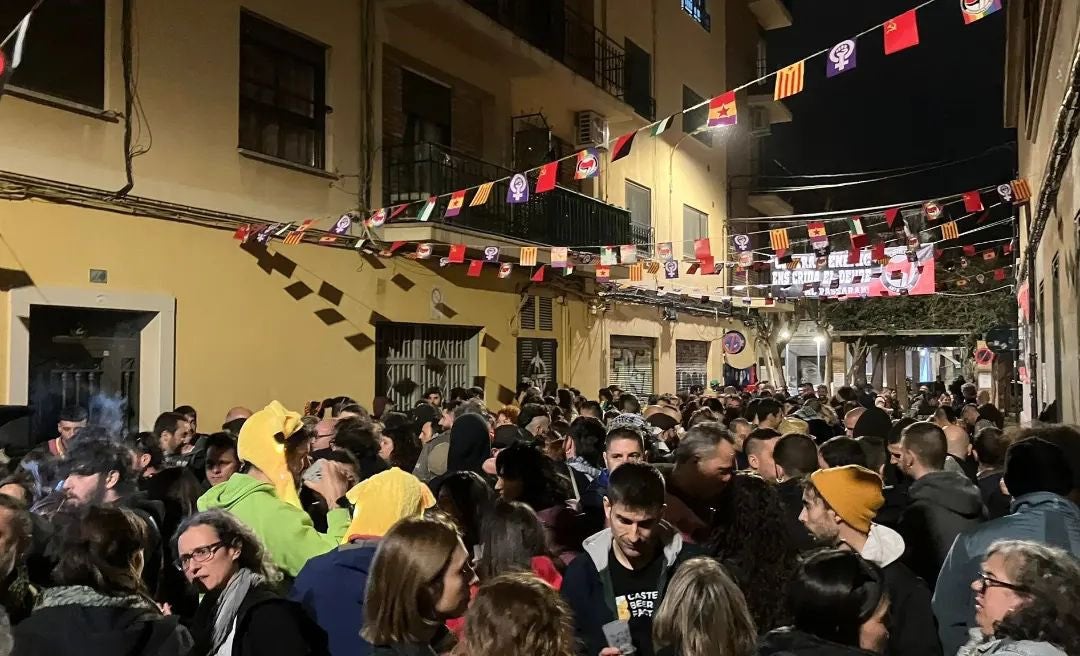 Aquest era l'estat del carrer sant Miquel moments abans de l'agressió ultra