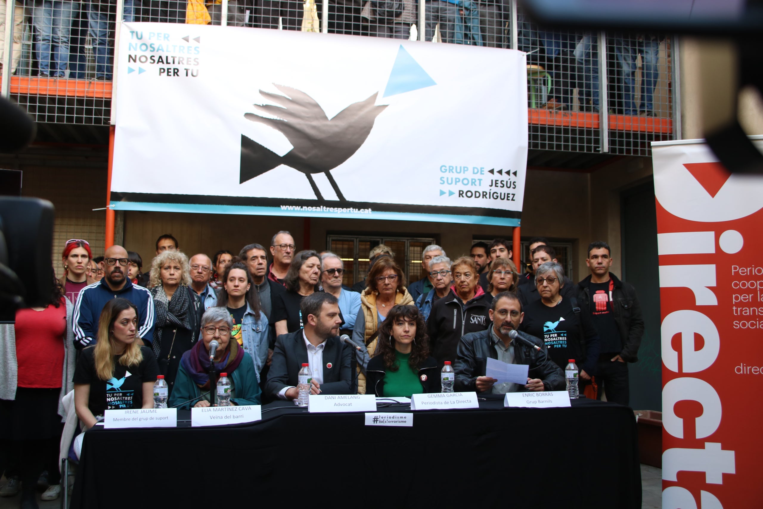 El grup de suport al periodista Jesús Rodríguez, a Sants |  Bernat Vilaró | ACN