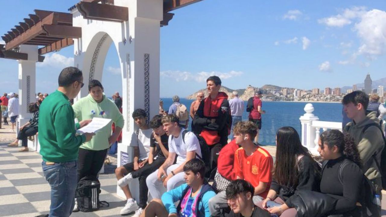 L'alumnat de l'IES Bernat de Sarrià va estrenar la ruta | IES Bernat de Sarrià